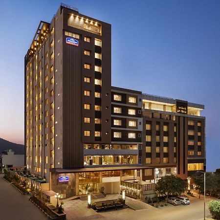 Howard Johnson By Wyndham Udaipur Roop Nagar Zewnętrze zdjęcie