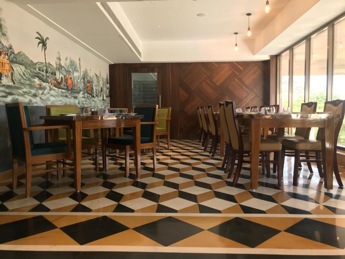 Howard Johnson By Wyndham Udaipur Roop Nagar Zewnętrze zdjęcie